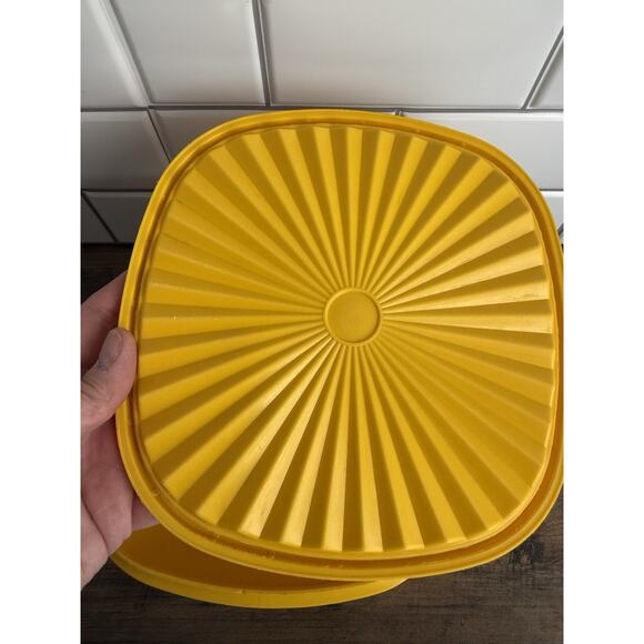Vtg Yellow Tupperware Servalier 8" Square Bowl 1970's - Picture 5 of 8